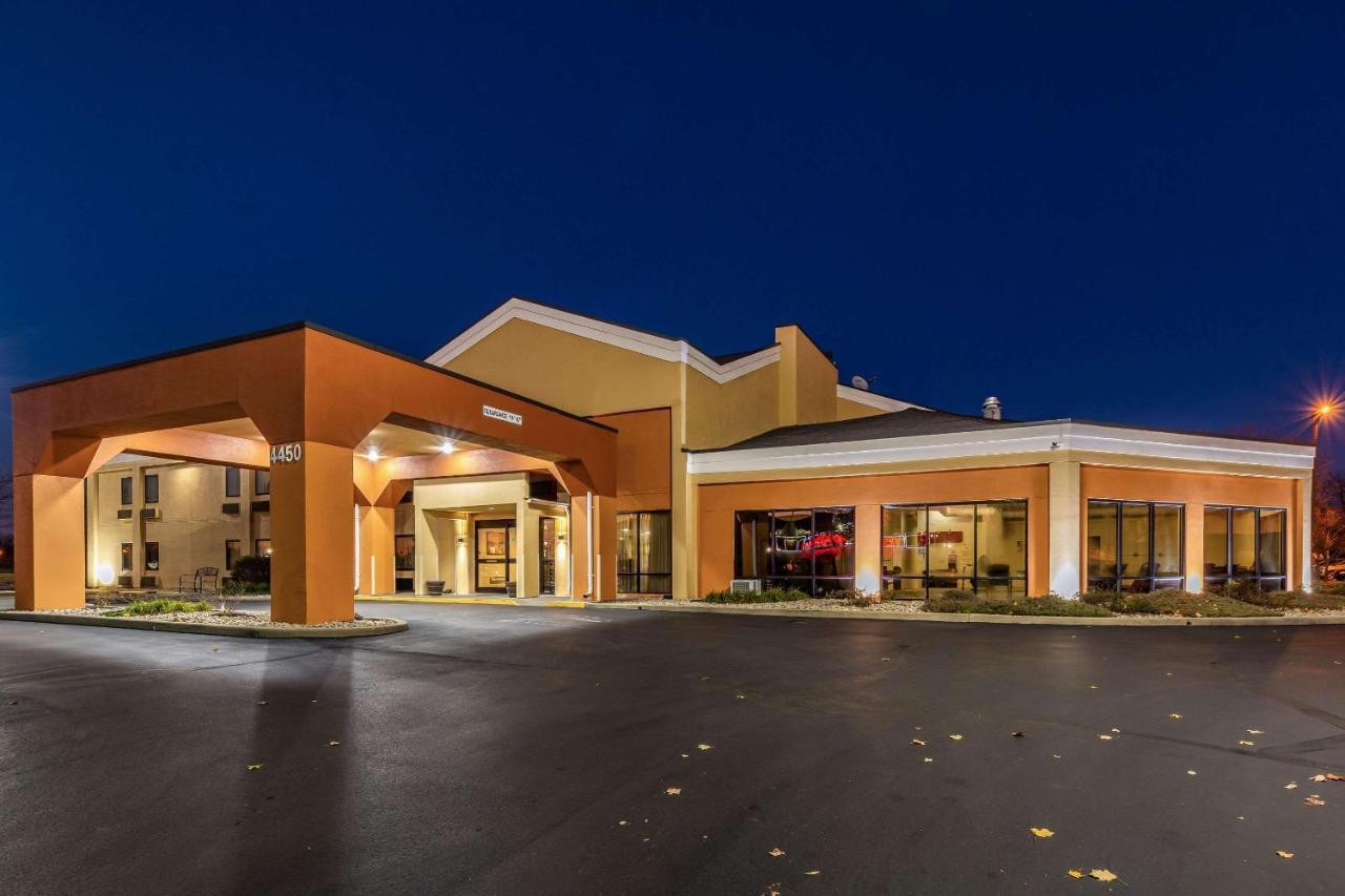 Quality Inn & Suites Southport Ινδιανάπολη Εξωτερικό φωτογραφία