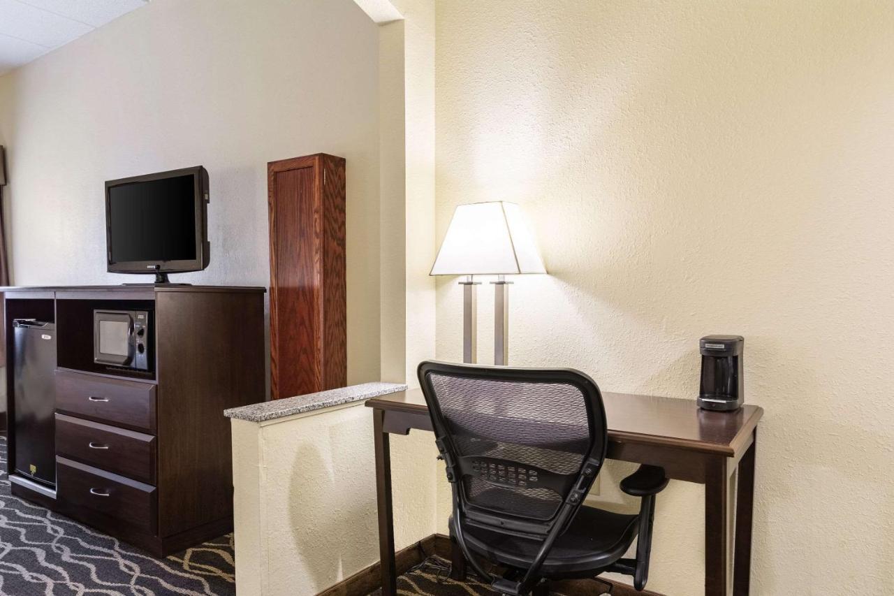 Quality Inn & Suites Southport Ινδιανάπολη Εξωτερικό φωτογραφία