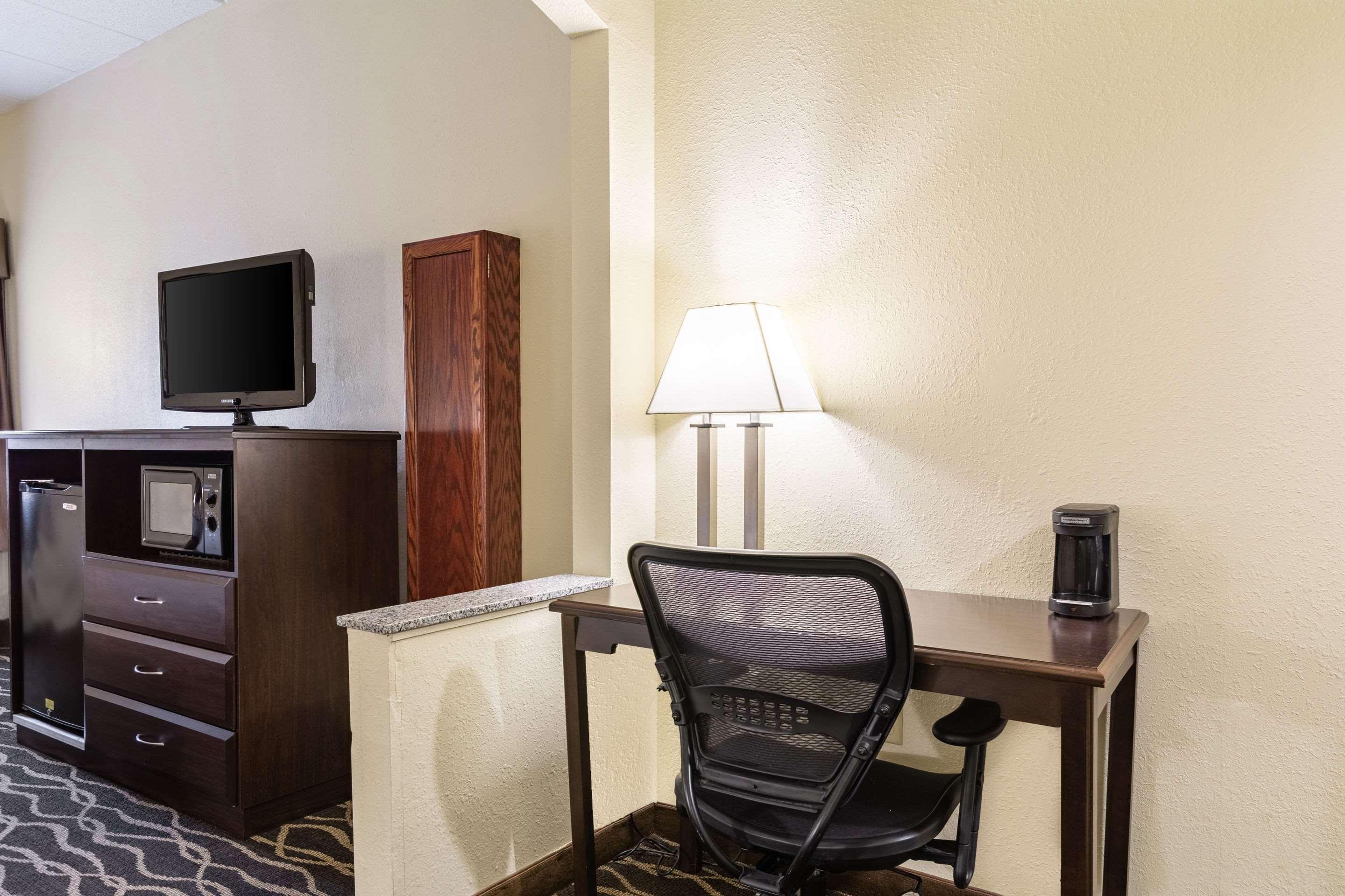 Quality Inn & Suites Southport Ινδιανάπολη Εξωτερικό φωτογραφία