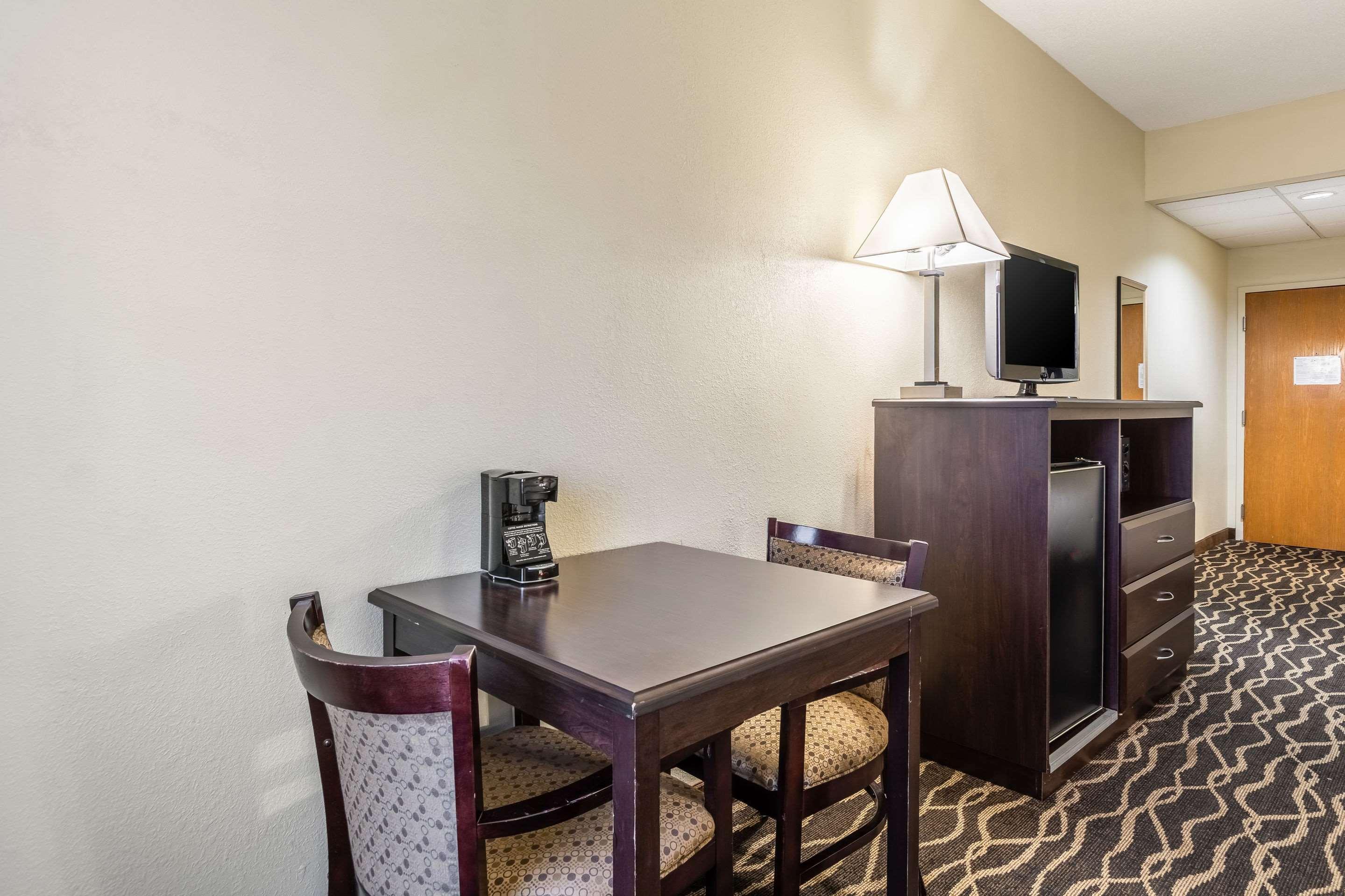 Quality Inn & Suites Southport Ινδιανάπολη Εξωτερικό φωτογραφία