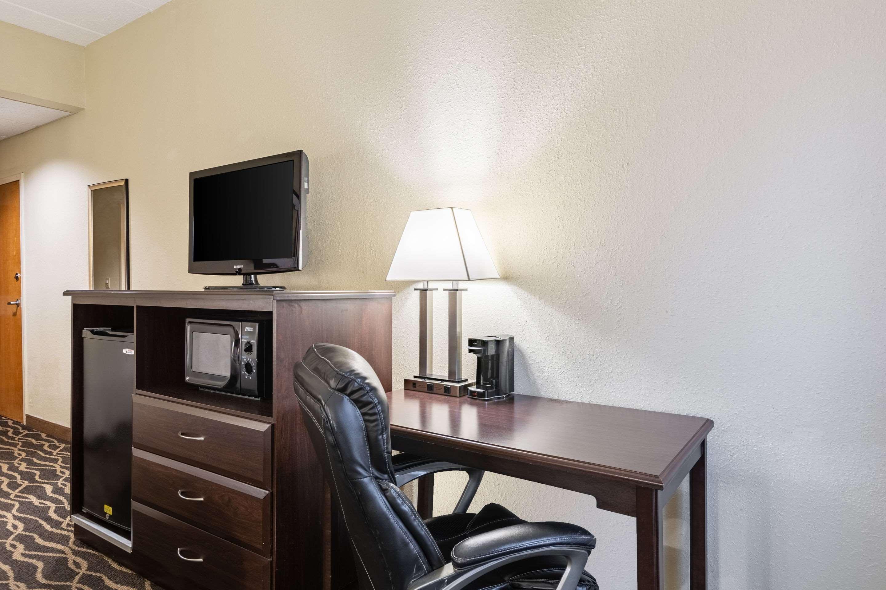 Quality Inn & Suites Southport Ινδιανάπολη Εξωτερικό φωτογραφία