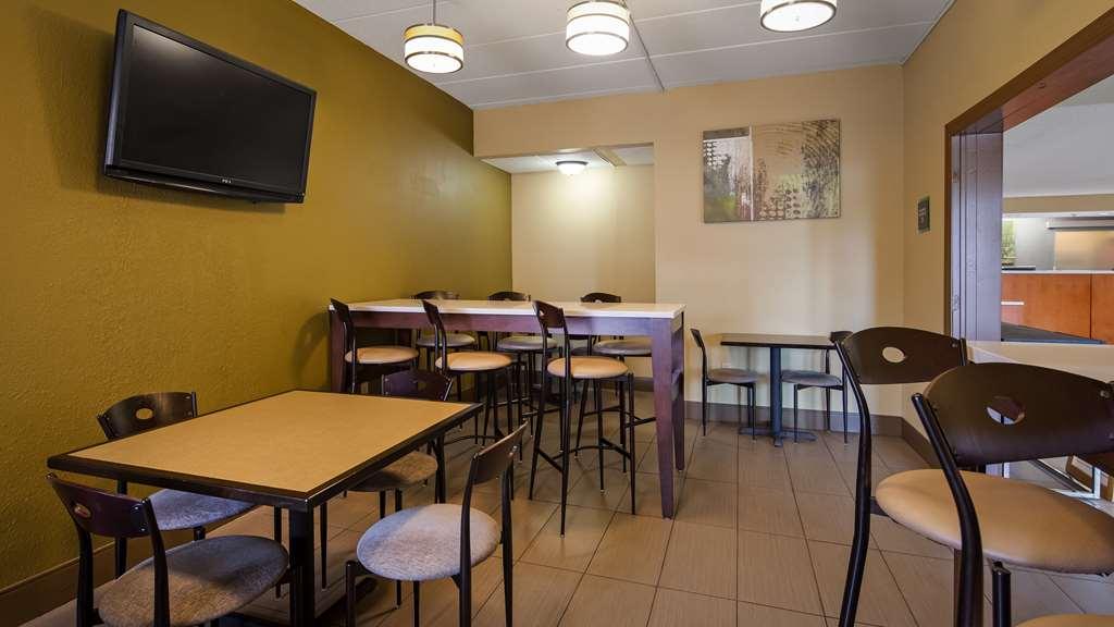 Quality Inn & Suites Southport Ινδιανάπολη Εξωτερικό φωτογραφία