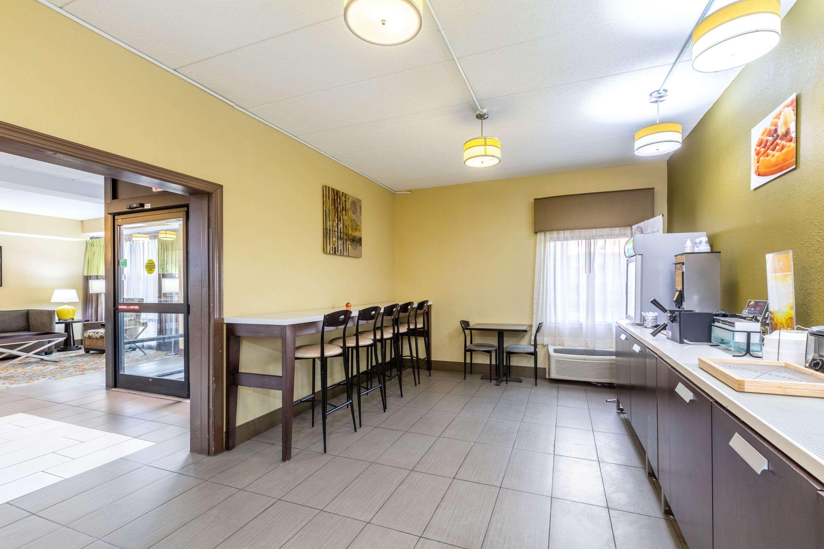 Quality Inn & Suites Southport Ινδιανάπολη Εξωτερικό φωτογραφία
