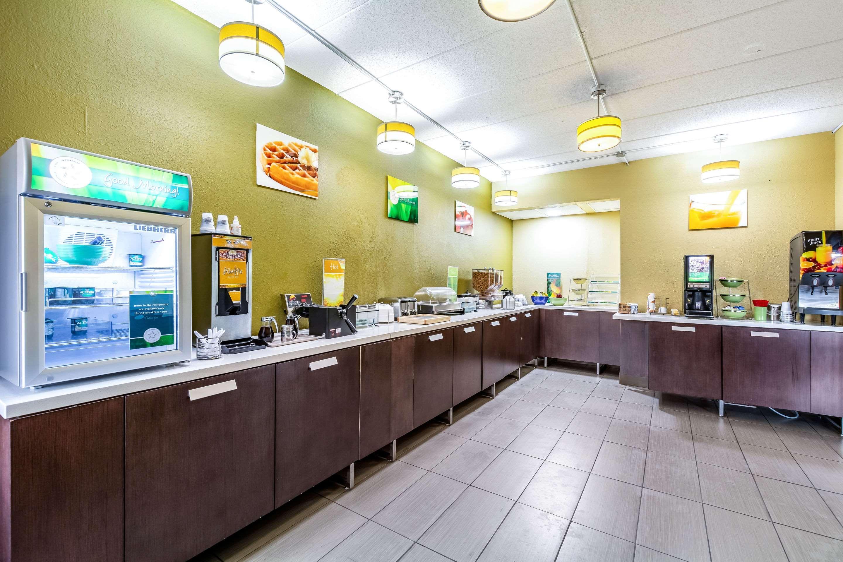 Quality Inn & Suites Southport Ινδιανάπολη Εξωτερικό φωτογραφία